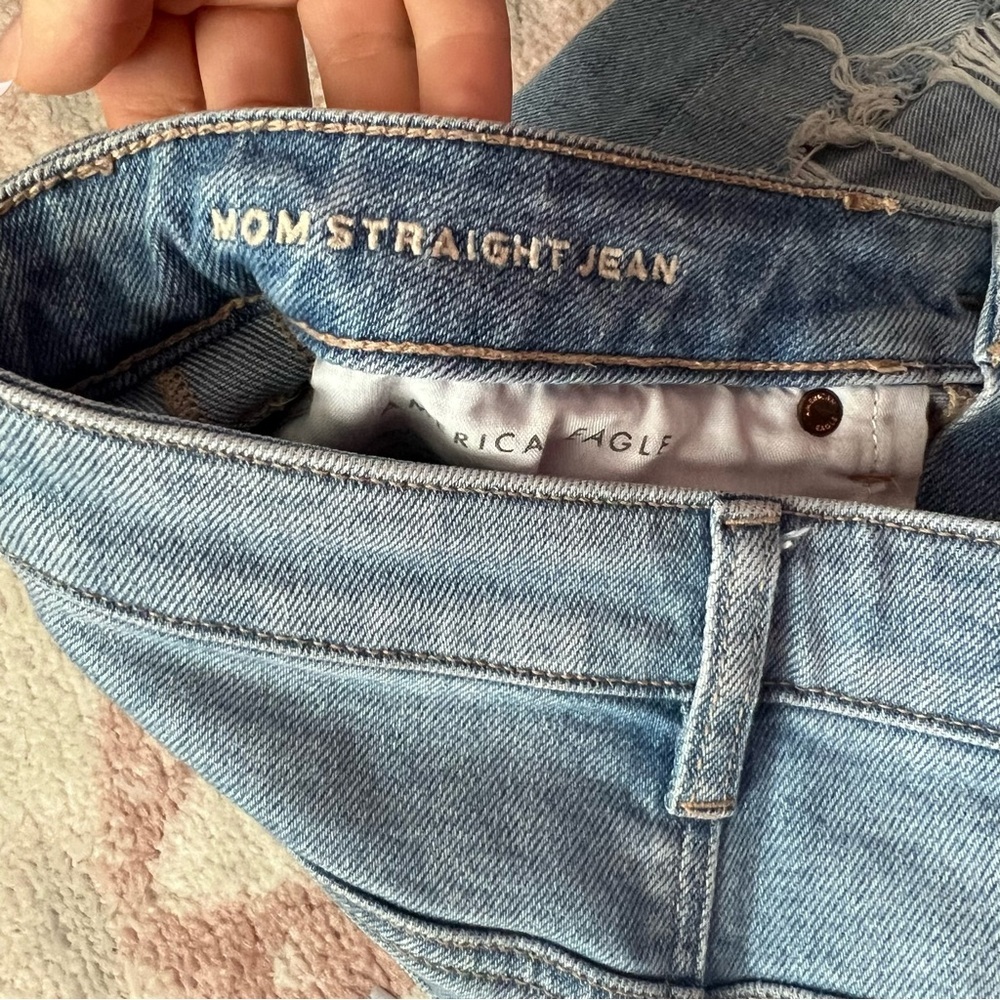American Eagle Outfitters Light Blue High Rise Mom Straight Jeans size women’s 8 - Picture 6 of 7